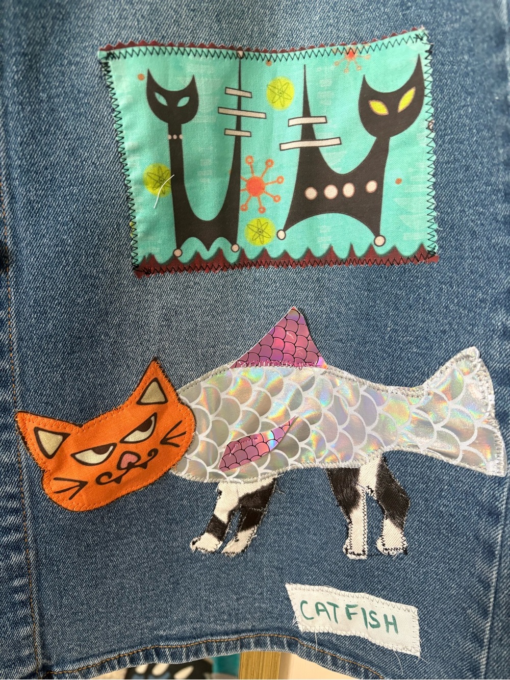 Is it a cat or is it a fish? It’s a CATFISH SKIRT size 12 Wonderly